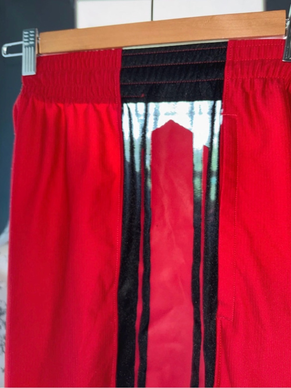 Under Armour Mens Basketball Athletic Sports Shorts Red Black Mesh Size Small - Picture 10 of 11